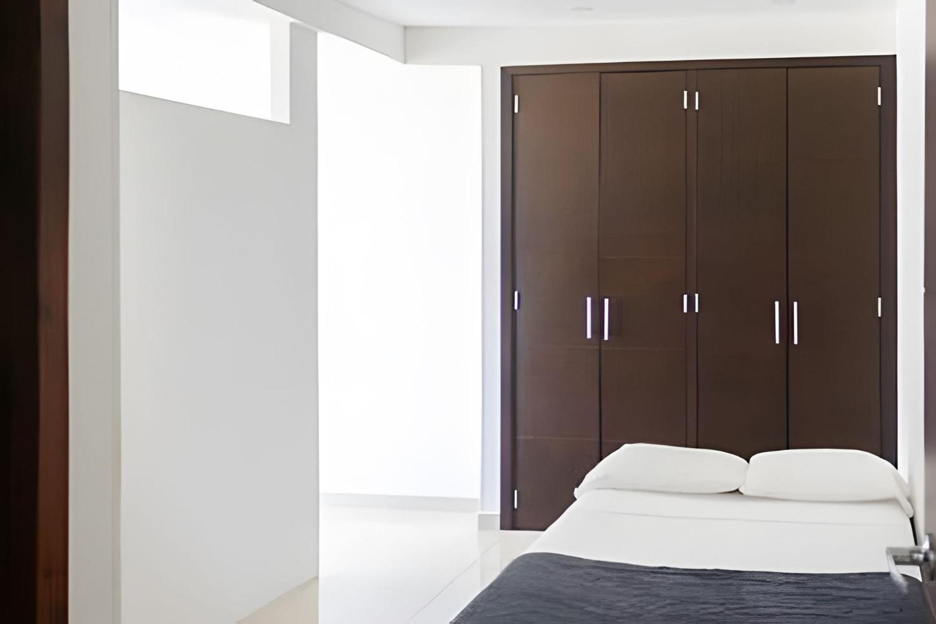 1 Bedroom Morros. Access *